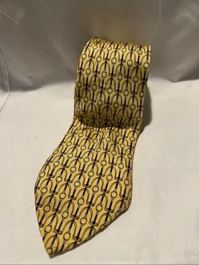 Burberry Yellow Silk Tie with Navy Bit Chain Pattern